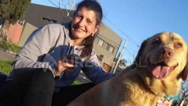Es enfermera de pacientes con coronavirus y los vecinos le mataron a sus mascotas