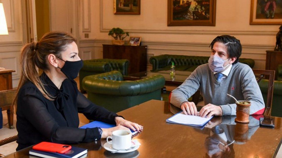 el-ministro-deeducaciondenicolas-trotta-y-la-ministra-educacion-la-ciudad-soledad-acuna-fototrottani