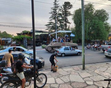 El festejo argentino en San Luis con un tanque de guerra