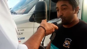 El hombre no pudo realizar el test de alcoholemia El hombre no pudo realizar el test de alcoholemia