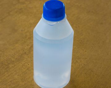 Proh&iacute;ben la comercializaci&oacute;n de dos alcoholes et&iacute;licos