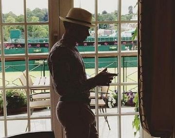 Wimbledon: Hamilton no pudo entrar a ver la final por su ropa