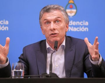 Macri convocó a una reunión de urgencia por la disparada del Riesgo País y el dólar