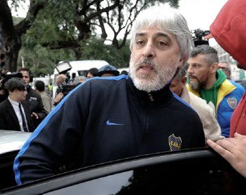 Inédito: la Boca amaneció llena de afiches apoyando candidatura de Di Zeo