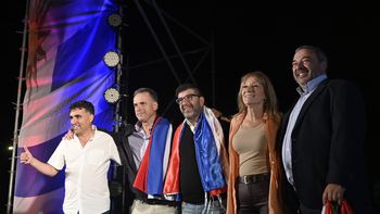 Los cuatro precandidatos del Frente Amplio disertan en una ceremonia a 53 años del primer acto público de la coalición, Los cuatro precandidatos del Frente Amplio disertan en una ceremonia a 53 años del primer acto público de la coalición,