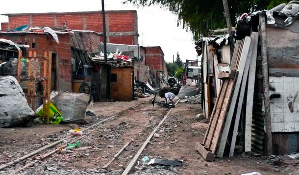 La pobreza aumentó casi 8 puntos en un año y afecta al 35,1% de los argentinos