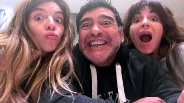 Los emotivos saludos de Dalma y Giannina Maradona por el cumpleaños de Diego