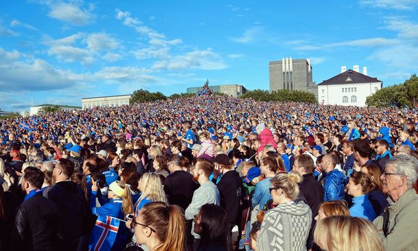 El impactante recibimiento a los Vikingos de Islandia en Reykjavík