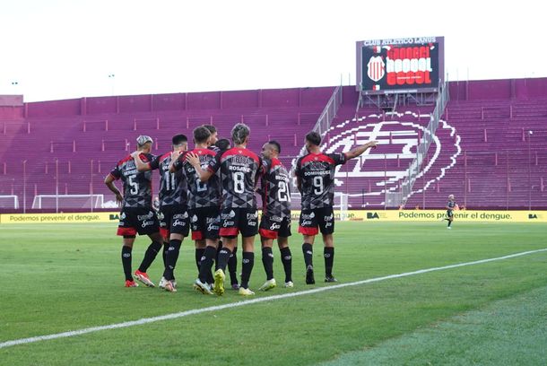 Barracas Central le ganó 1-0 a Huracán y es escolta de la Zona A