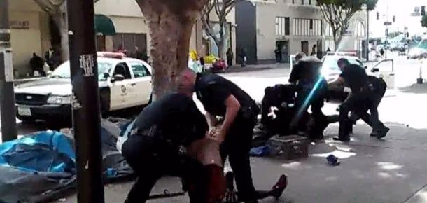 Así mató la policía de Los Ángeles a un hombre que vivía en la calle