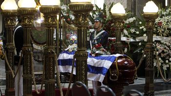 el ultimo adios a eduardo galeano, en imagenes el ultimo adios a eduardo galeano, en imagenes