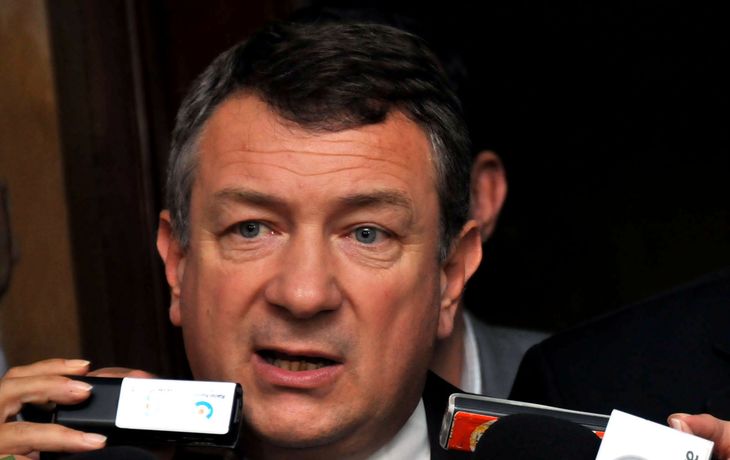 Ministro de Agricultura niega sobreprecios en obra pública
