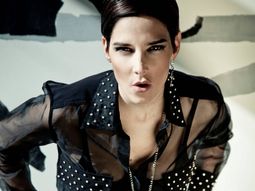 Juanita no deja de provocar a sus compañeros