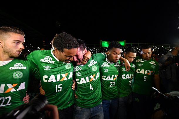 Homenaje a los muertos del Chapecoense