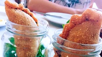 Las empanadas en un frasco servidas en Palermo Las empanadas en un frasco servidas en Palermo