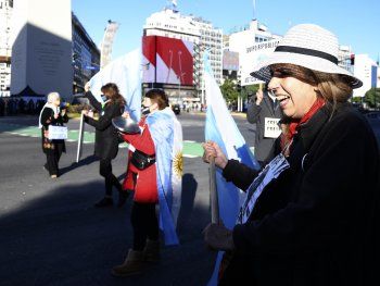 Escasa convocatoria en las marchas contra el confinamiento en todo el país