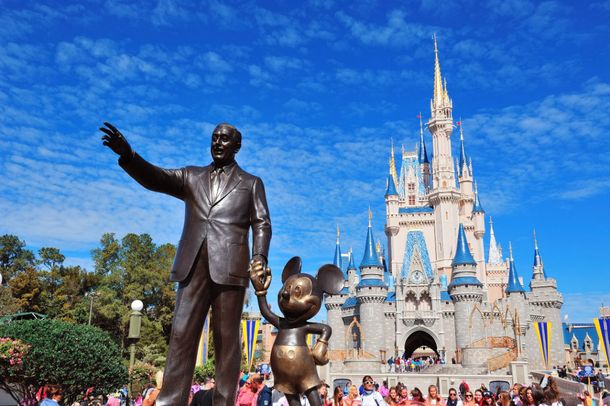 Disney cerrará sus parques de Florida el domingo y el lunes
