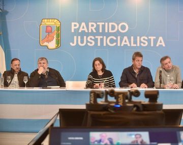 Cumbre de urgencia del PJ tras el fallo contra Cristina: con Massa