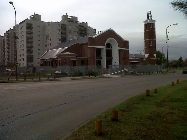 El cardenal mexicano llegó a Buenos Aires invitado por Francisco