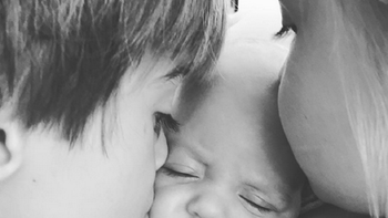 rocio guirao diaz y la foto mas tierna de sus tres hijos: el amor es asi rocio guirao diaz y la foto mas tierna de sus tres hijos: el amor es asi