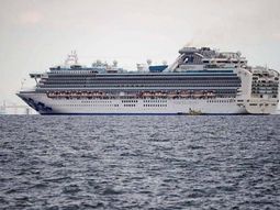 El Diamond Princess se encuentra anclado cerca del puerto de Yokohama