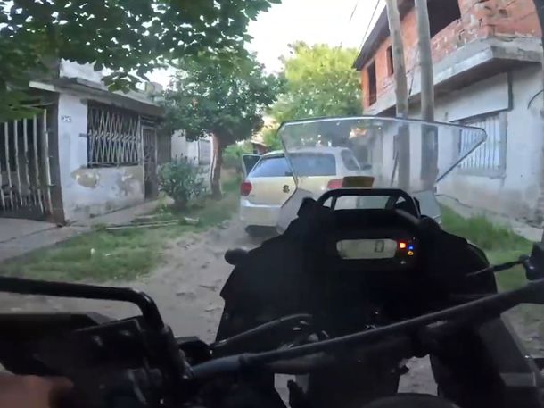 Espectacular persecución policial en la avenida General Paz terminó en Villa Celina con dos detenidos