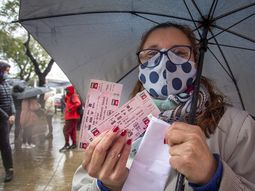 Una familia puede gastar hasta un sueldo promedio para ver un partido de la Selección Argentina