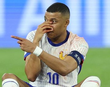 Alerta en Francia: Mbappé se rompió la nariz y se sería operado