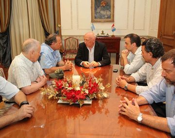 Policías de Santa Fe aceptan el aumento dispuesto por Bonfatti