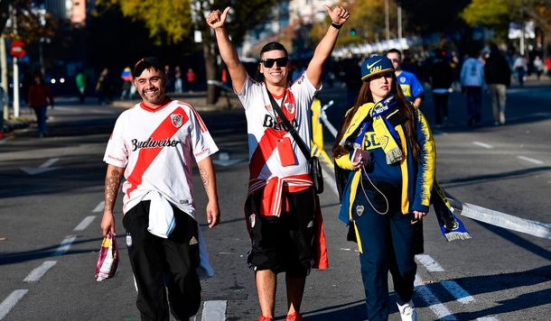 Abrieron las puertas del Santiago Bernabéu: así entran los hinchas de River y Boca al estadio