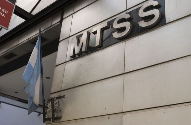 Trabajo convocó a gremios y empresarios por la Ley de ART