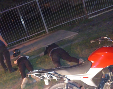 Impresionante persecución culmina con Protección Ciudadana de Merlo deteniendo a motochorros 