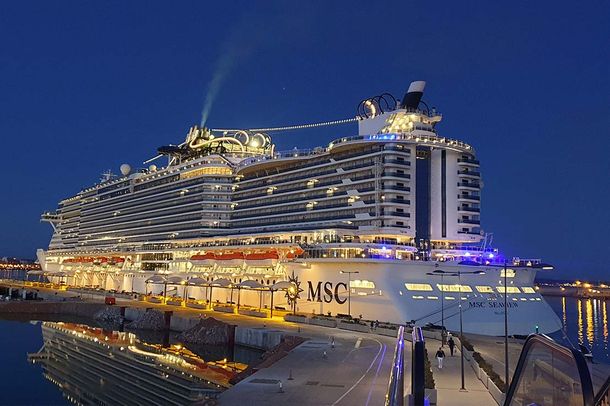 El MSC Seaview es el crucero más grande en arribar a un puerto de Uruguay.