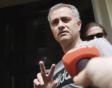 Sir Mourinho: el portugués ya es el nuevo DT de Manchester