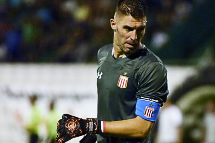 Cruce de burlas y chicanas entre Mariano Andújar y Lucas Licht después del empate entre Gimnasia y Estudiantes