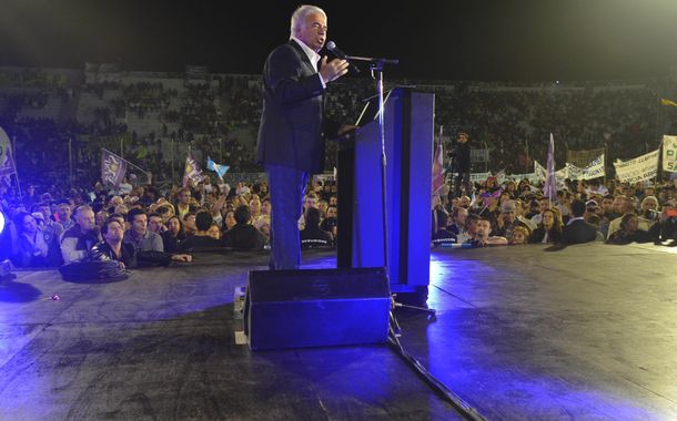 De La Sota: Se puede salir del cepo, pero sin shock