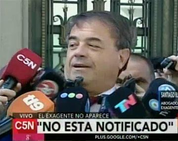 El ex espía está en el exterior