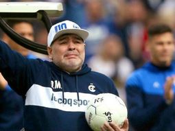 Un regalo de Dios: la campaña solidaria que hizo emocionar a Maradona