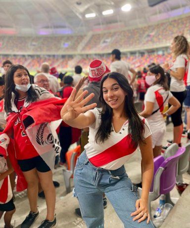 El mal momento que pasó Luciana Milessi en la consagración de River en Santiago del Estero