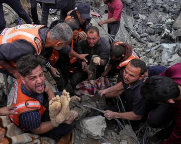 Bombardeos israelíes dejan más muerte en Gaza.