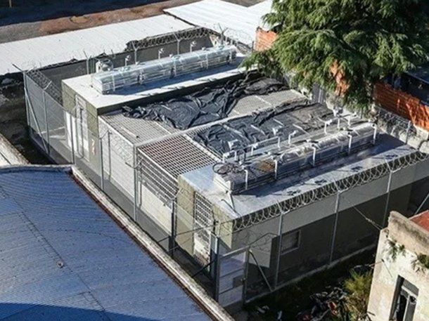 Se fugaron 11 presos de una comisaría en Rosario: uno se arrepintió y volvió