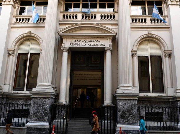 Comunicación del Banco Central: impone cepo para dólares financieros