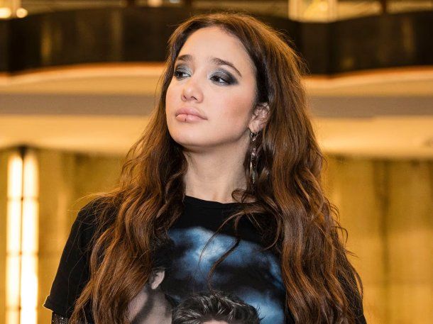 Susto en pleno show de Ángela Torres: el inesperado episodio que paralizó a todos