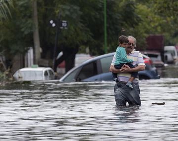 Piden descuentos en celulares e internet por inundaciones