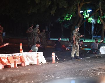 Golpe en Turquía: el Ejército anunció que tomó el poder