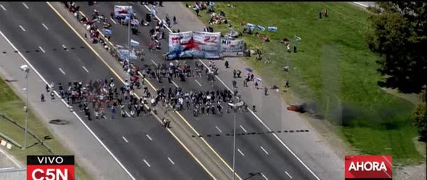 Corte en la autopista Buenos Aires-La Plata