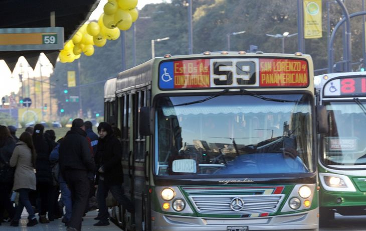 Por la suba del precio del combustible, los colectivos del AMBA circulan hasta un 40% menos.