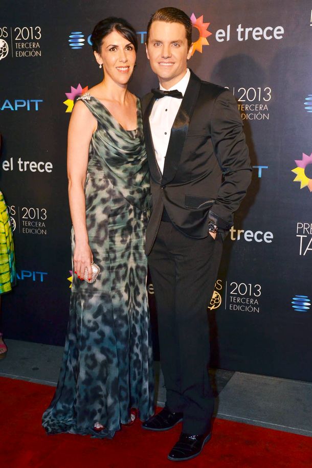 Santiago del Moro y su esposa