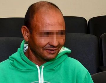 Un hombre acusado de abusar de su hijastra quiere determinar su propia condena