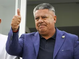 estallo la bronca del publico contra chiqui tapia en el recital de andres calamaro: boton estallo la bronca del publico contra chiqui tapia en el recital de andres calamaro: boton